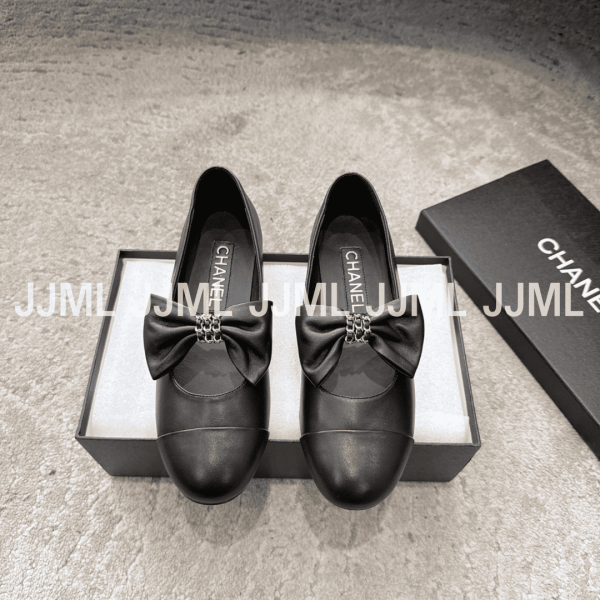 샤넬 26C 리본 메리제인 슈즈 블랙