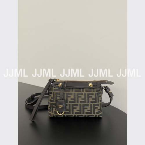 펜디 FF 바이더 웨이 소프트 백 브라운 자카드