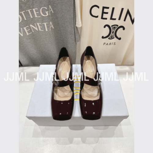 디올 돌 메리제인 펌프스 버건디