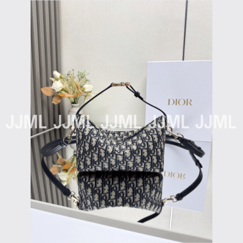 디올 새들 A5 트라이앵클 파우치백 자카드 블루