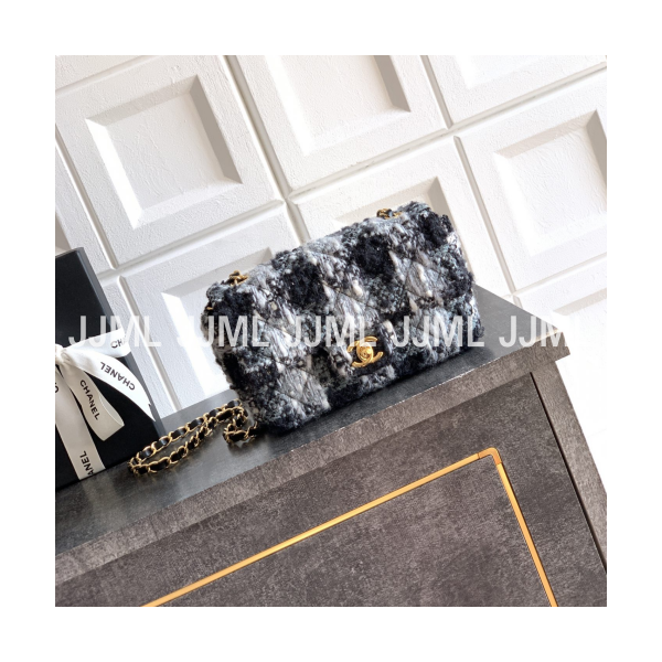 샤넬 트위드플랩백 블랙 화이트