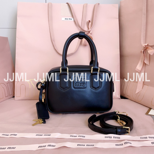 미우미우 아르카디 레더백 블랙 5BB123