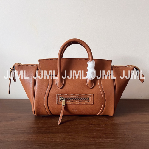 셀린느 뉴러기지백 탄