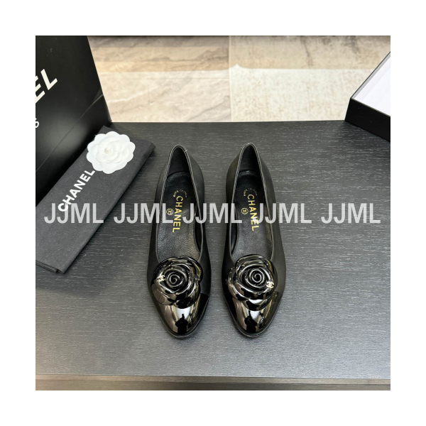 샤넬 까멜리아 발레리나 플랫슈즈 페이던트 블랙