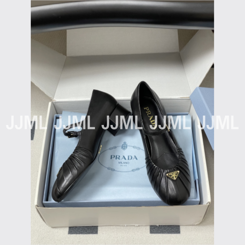 프라다 레더 메리 제인 펌프스 블랙
