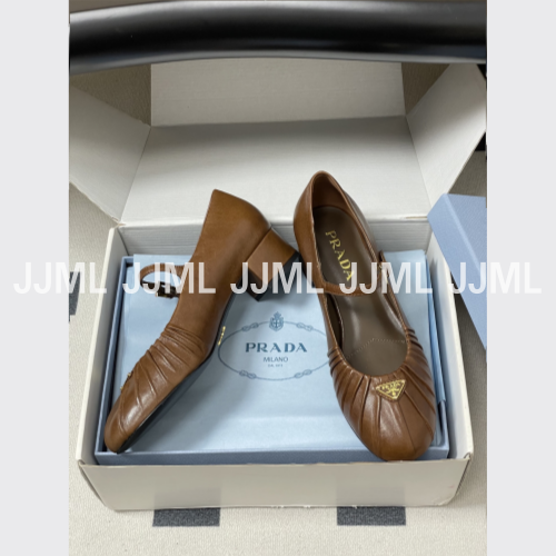 프라다 레더 메리 제인 펌프스 브라운