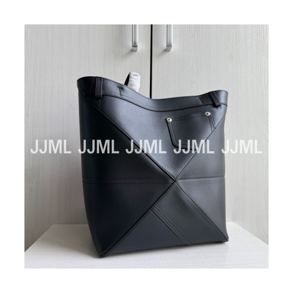 로에베 스무스 카프스킨 페블 파우치 백 오크