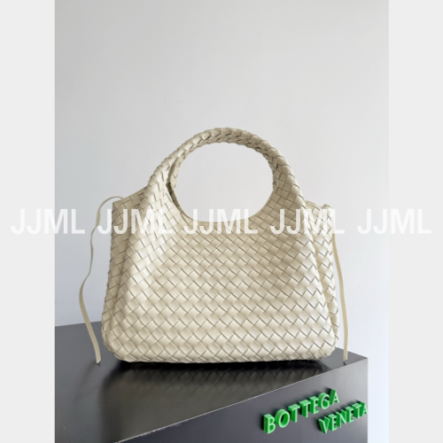 보테가 베네타 캄파나백 아이보리