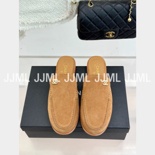 샤넬 스웨이드 뮬 브라운