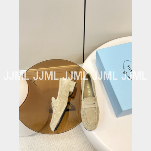 프라다 스웨이드 페니 로퍼 샌드