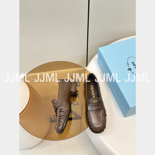 프라다 레더 페니 로퍼 브라운