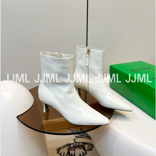 보테가베네타 아토믹 앵클 부츠 화이트