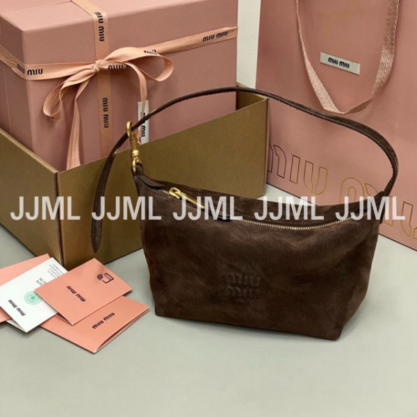 미우미우 스웨이드 파우치 다크브라운