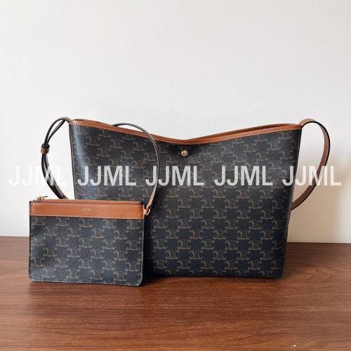 셀린느 트리옹프 캔버스 카프스킨 소프트 쇼퍼백 탄