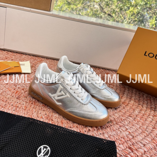 루이비통 프론트로우 스니커즈 실버