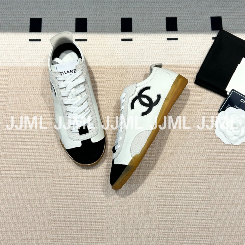 샤넬 2026 SS 컬렉션 스니커즈 아이보리