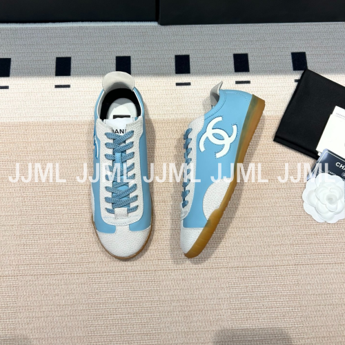 샤넬 2026 SS 컬렉션 스니커즈 블루