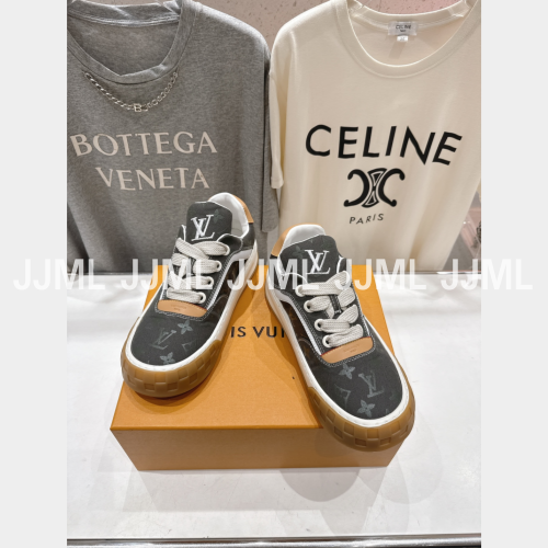 루이비통 틸티드 스니커즈 카키