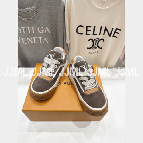 루이비통 틸티드 스니커즈 초코