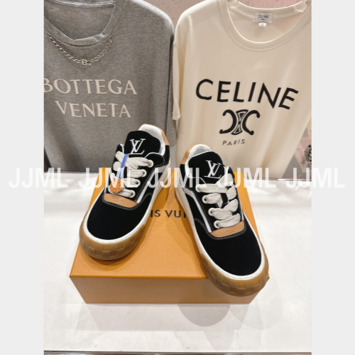 루이비통 틸티드 스니커즈 블랙