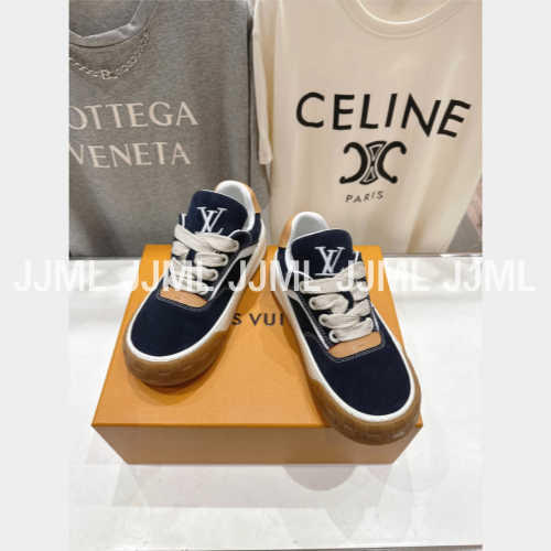 루이비통 틸티드 스니커즈 네이비