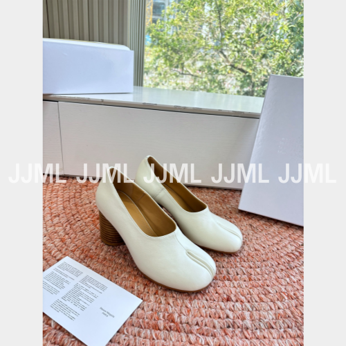 메종마르지엘라 타비 펌프스 화이트