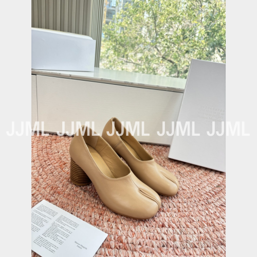 메종마르지엘라 타비 펌프스 베이지