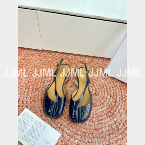 메종마르지엘라 페이던트 가죽 타비 슬링백 샌들 네이비