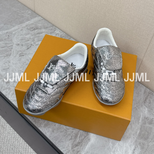 루이비통 풋프린트 사커 슈즈 실버