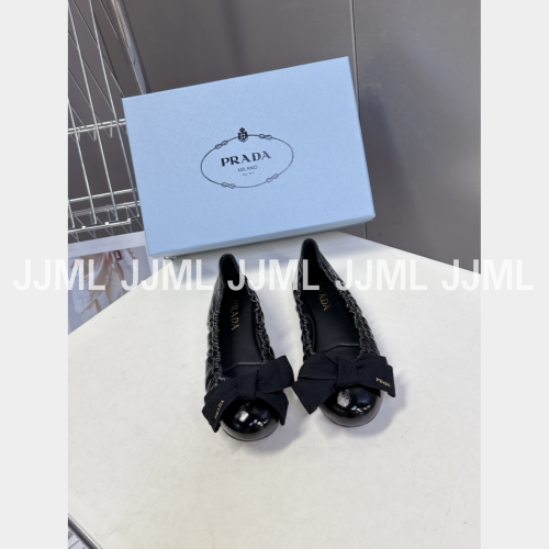 프라다 가죽 스크런치 리본 플랫 블랙 글로시