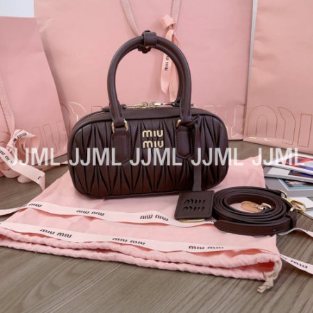 미우미우 아르카디 마테라쎄 레더백 브라운 5BB142