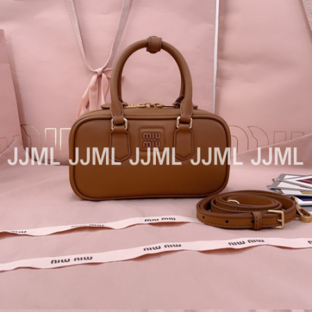 미우미우 아르카디 레더백 코냑 5BP088