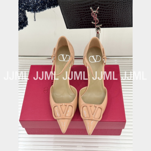 발렌티노 가바라니 V로고 슬링백 펌프스 베이지