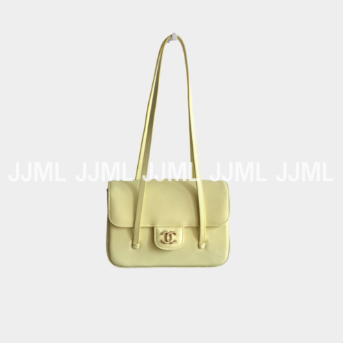 샤넬 26 SS 가죽 스트랩 클러치 라이트 옐로우