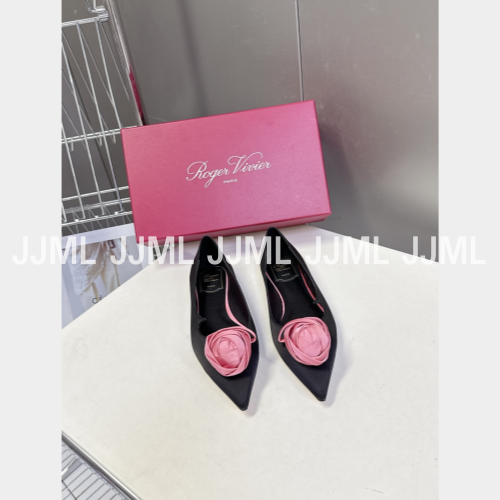 로저비비에 새틴 로즈 비비에 펌프스 블랙