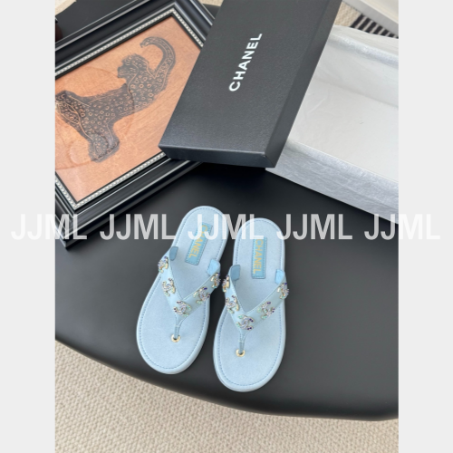 샤넬 로고 참 패턴 플립플랍 슬리퍼 블루