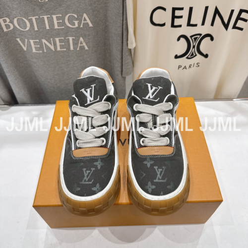 루이비통 틸티드 스니커즈 모노그램 카키