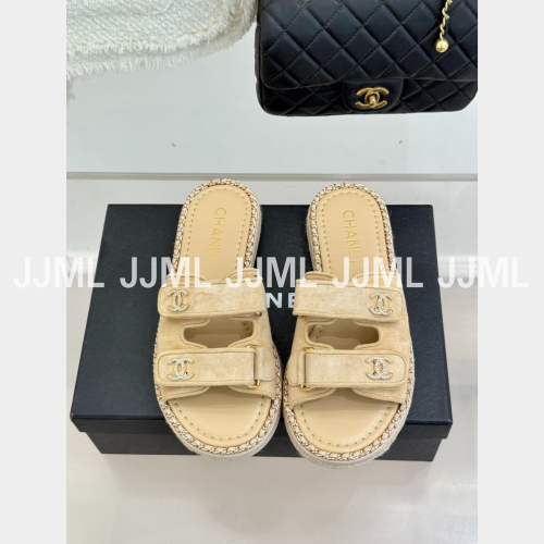 샤넬 벨크로 슬라이드 샌들 스웨이드 옐로우