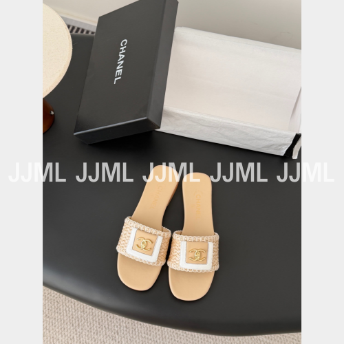 샤넬 라탄 로고 슬리퍼 베이지