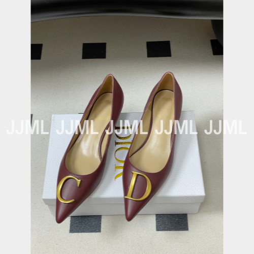 디올 이니셜 펌프스 램스킨 버건디