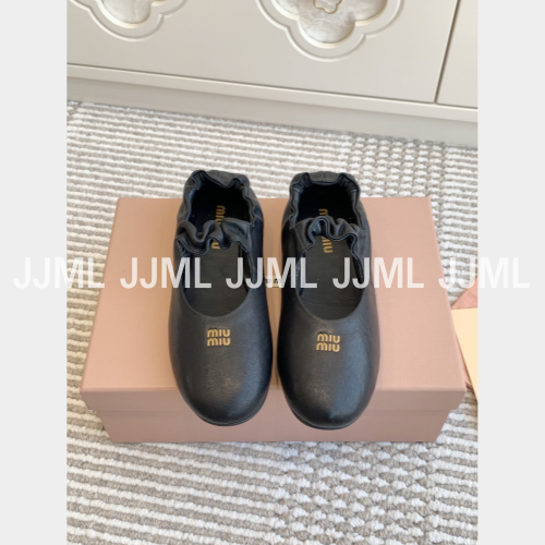 미우미우 루시드 나파 가죽 발레리나 슈즈 블랙