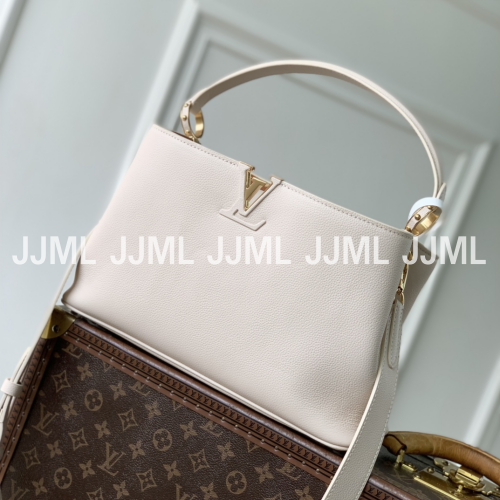 루이비통 카퓌신 MM 수플 쿼츠 화이트 M14370