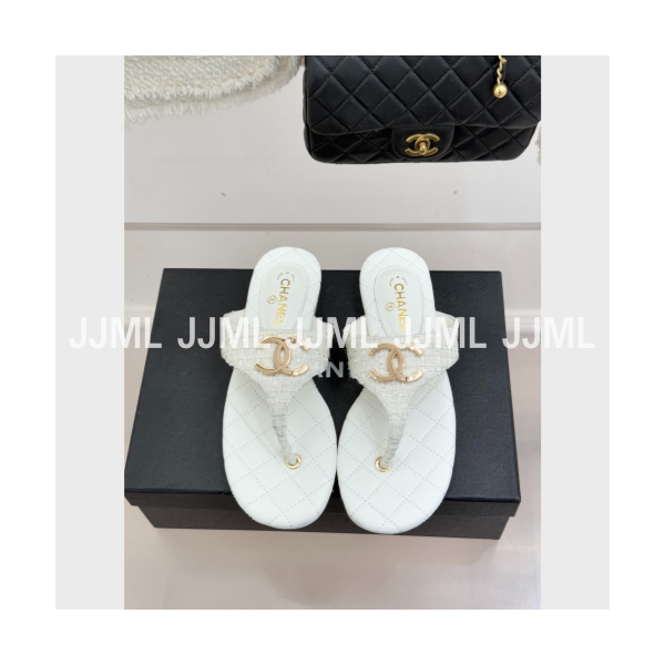 샤넬 CC로고 T스트랩 샌들 화이트 트위드