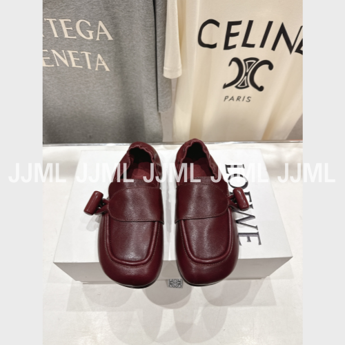 로에베 토글 로퍼 와인