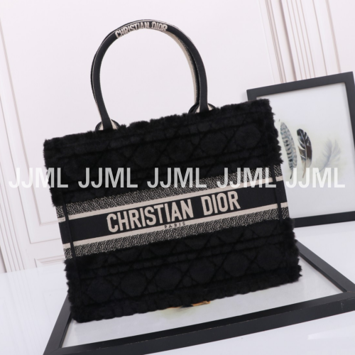 디올 북토트백 까나주 시어링