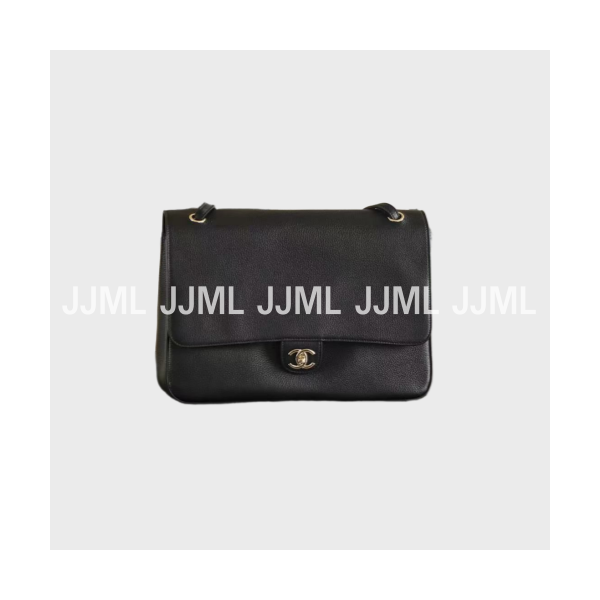 샤넬 맥시 플랩백 블랙