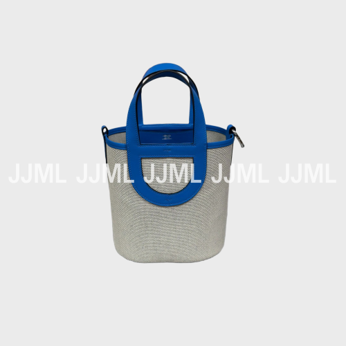 에르메스 인 더 푸르백 블루 18