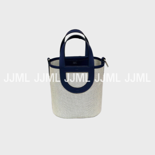 에르메스 인 더 푸르백 네이비 18