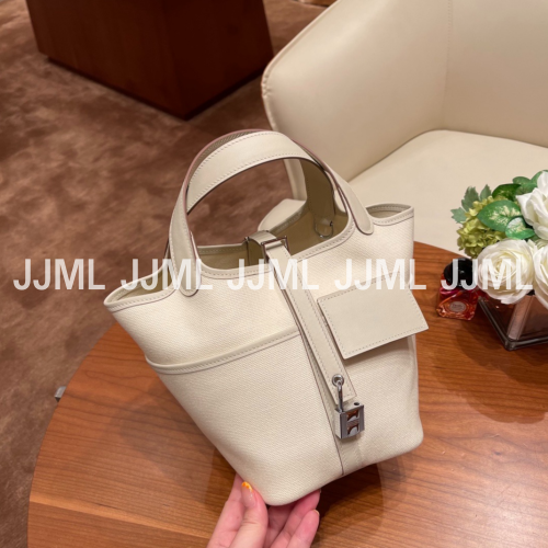 에르메스 피코탄 락 18 카고 포켓백 크림