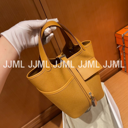 에르메스 피코탄 락 18 카고 포켓백 브라운